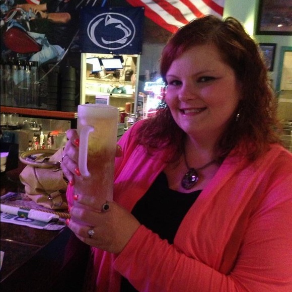 Meet your Posher, Jennifer - Picture 2 of 4